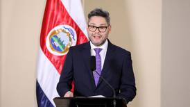 Cisneros desautoriza a jefe de despacho del presidente