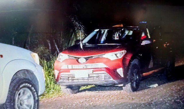 La policía ubicó el taxi robado en el sector del tajo de Guácimo a unos 6 kilómetros del lugar del robo.