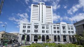 Jueces ordenan al Banco Nacional parar exceso en pago de plus a funcionarios