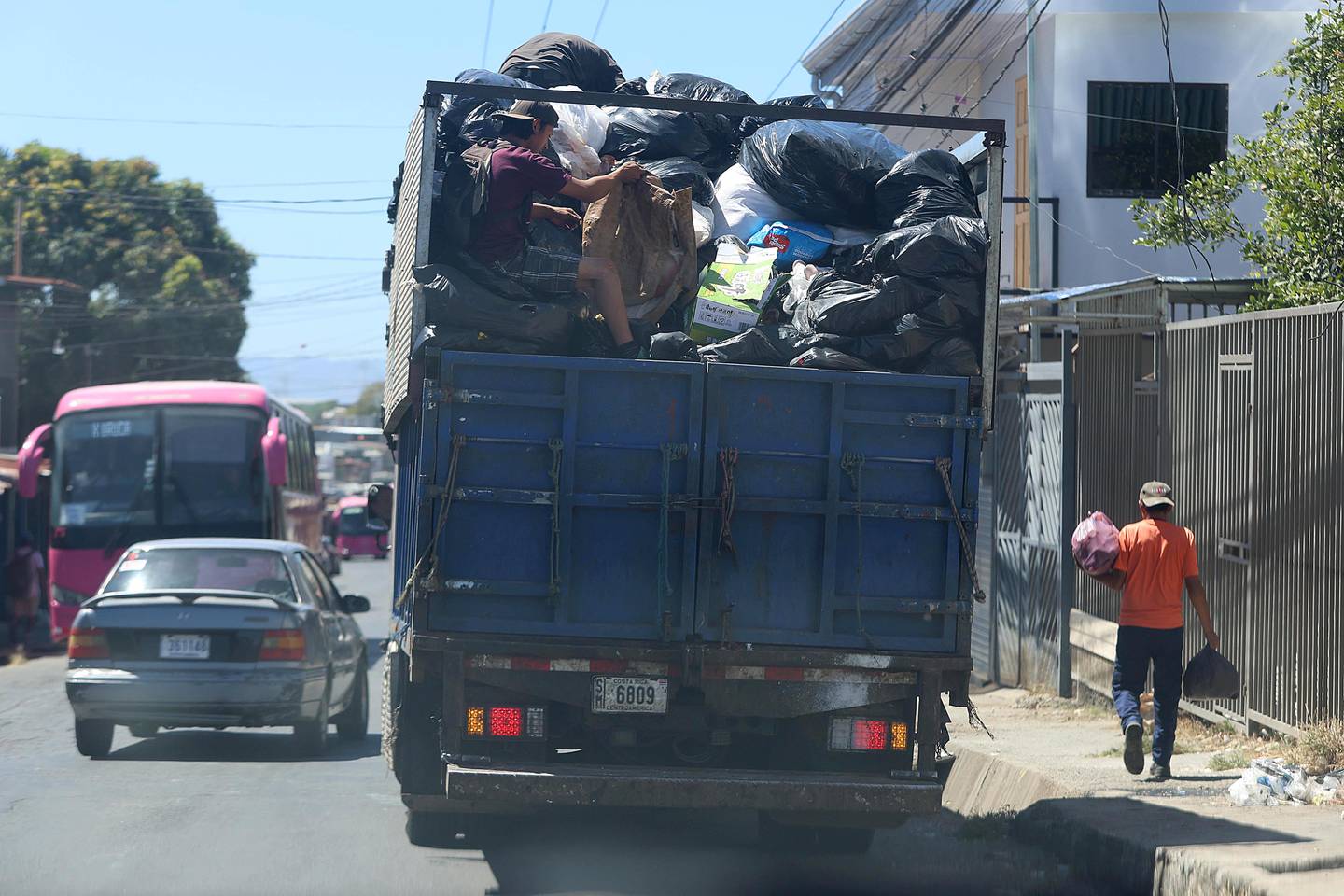 27/02/2023    Ls Csrpio. Camiones recolectores de basura, Foto: Rafael Pacheco Granados