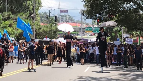 El 12 de setiembre, estudiantes de universidades públicas marcharon hasta la Asamblea Legislativa en reclamo por más presupuesto para la educación.