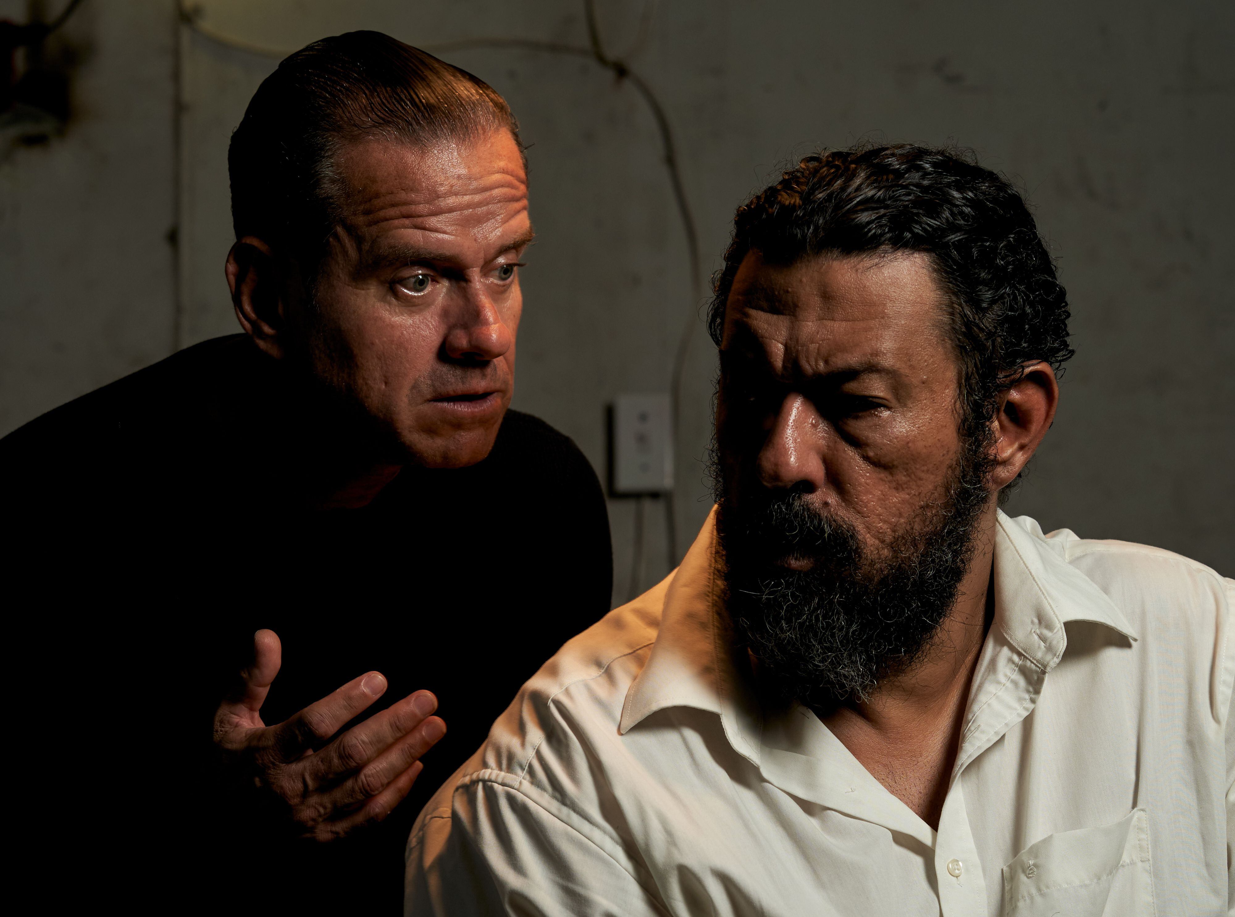 Antonio Rojas (Yago) y Jaime Newball (Otelo), durante un ensayo en Ciudad de Panamá.