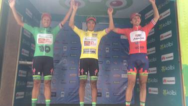 Equipo Tierniticos premia a Leandro Varela y le concede el título de la Vuelta a Higuito