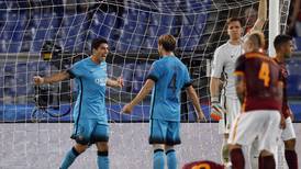 Barcelona inicia la defensa de su título con empate ante la Roma 