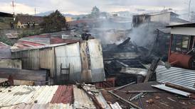 Incendio consume una cuartería en La Chorotega de Alajuelita
