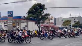 Motociclistas vestidos de payasos también secuestraron vías en paseo Colón