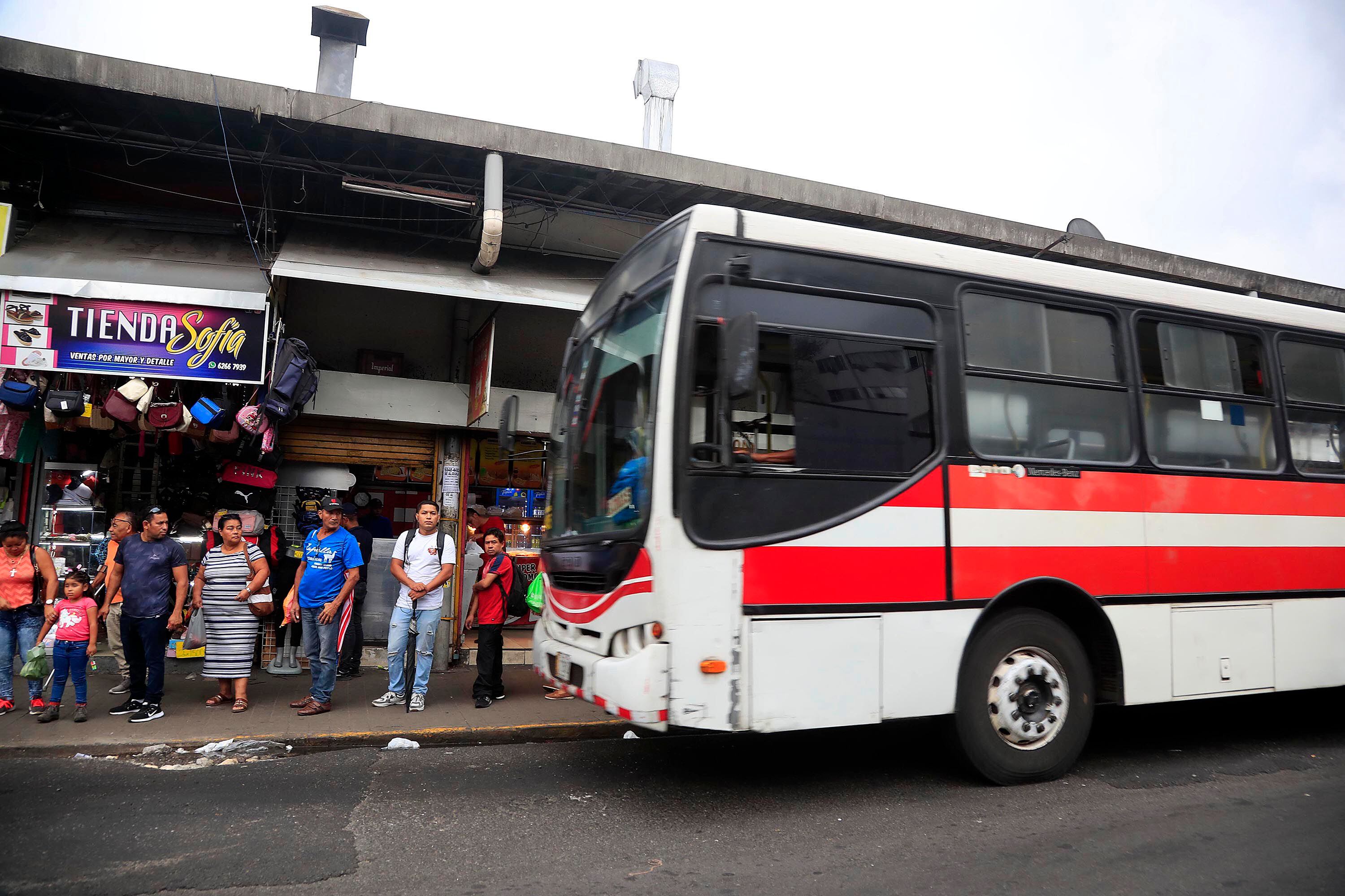 Autobuseros rechazan propuesta de limitar antigüedad de buses a 17 años