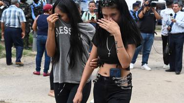 Enfrentamiento entre pandillas deja 41 mujeres muertas en cárcel de Honduras