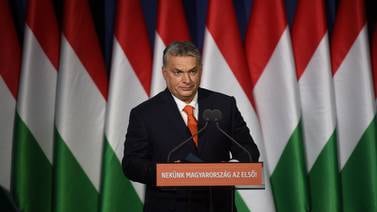 Gobierno de Hungría hará referendo sobre ayuda a presos y gitanos