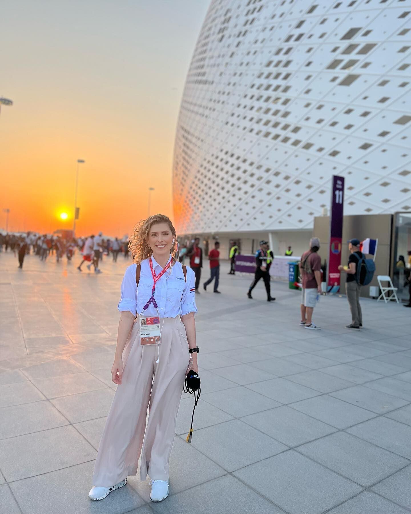 Melissa Alvarado, una de las periodistas deportivas más destacadas del país, celebró su cumpleaños 32 en Qatar. Para ella fue de gran alegría cumplir años haciendo el trabajo que tanto la apasiona. Foto: Cortesía