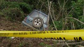 Policía halla abandonado el auto usado en fuga de reos