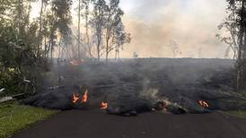 La lava destruye dos edificios de planta geotérmica en Hawái