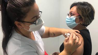 Hospital Calderón Guardia abre vacunación contra covid-19 a personas residentes en cualquier parte del país