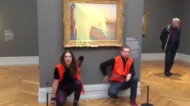 ¡Otra vez! Activistas lanzan puré de papa sobre cuadro de Monet en Alemania