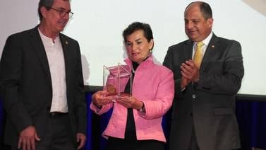 Costa Rica reconoce a Christiana Figueres por su liderazgo ambiental