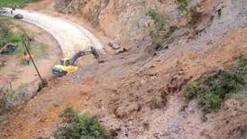 MOPT pide a conductores buscar rutas alternas por deslizamiento en La Cangreja, Interamericana Sur