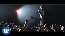 Linkin Park rinde tributo a la memoria de Chester Bennington con el videoclip de 'One More Light'