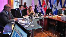 Colom pide a Chinchilla cese de desprestigio a integración