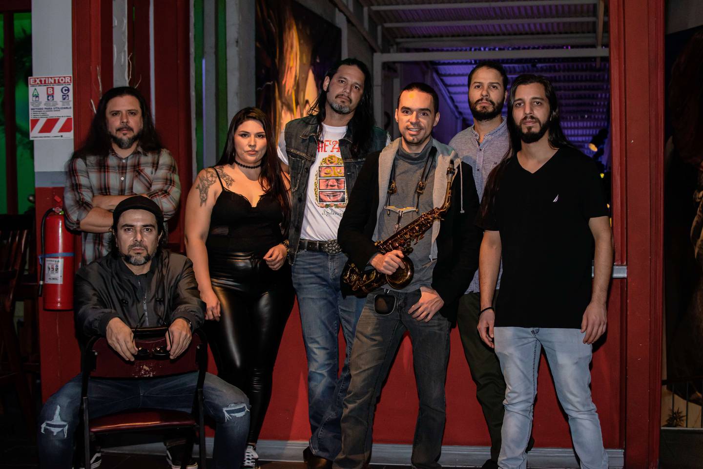 Los nacionales de la banda El Nervio manejan un amplio repertorio de rock latinoamericano, especialmente inspirado en la música que nace en México
