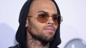 Chris Brown arrestado tras concierto bajo cargo de agresión
