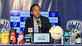 Javier San Román, el técnico de Grecia, ‘expulsó' a los árbitros en partido contra Guanacasteca