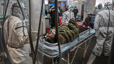 Coronavirus: China construye un segundo hospital de emergencia y despliega personal médico del ejército