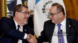 Bernardo Arévalo y Alejandro Giammattei se reúnen para iniciar transición en Guatemala