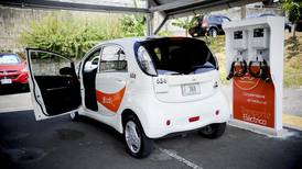 Gobierno exonera de impuesto a vehículos eléctricos usados para estimular su importación