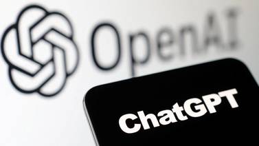 Italia bloquea robot ChatGPT por no respetar legislación sobre datos personales