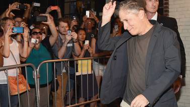 Jon Stewart se despidió de The Daily Show rodeado de celebridades