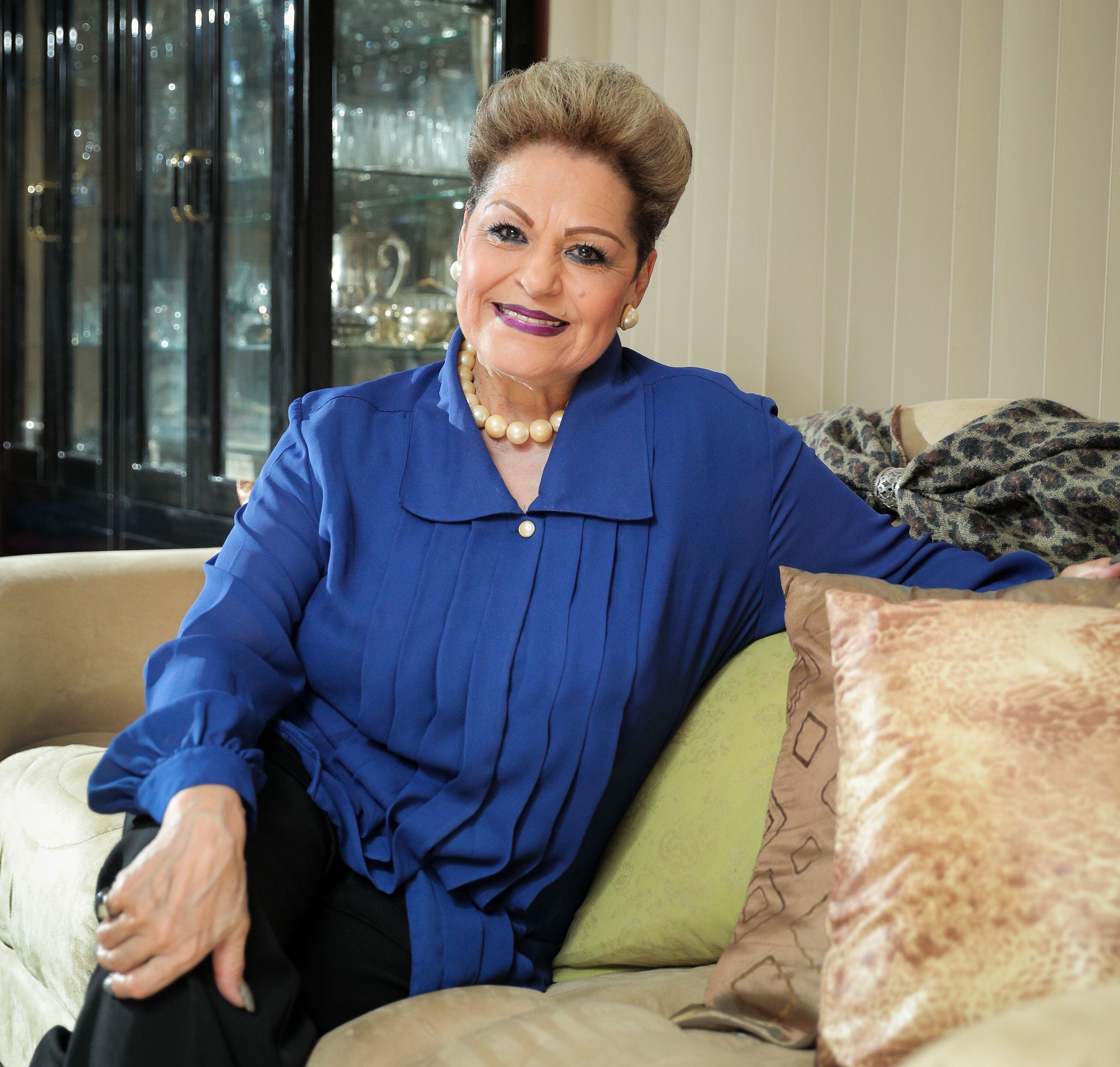 Sandra Solano, señora del bolero y trabajadora incansable, celebra 42 años  de carrera | La Nación