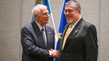 Caos en Congreso de Guatemala atrasa investidura de Bernardo Arévalo como presidente