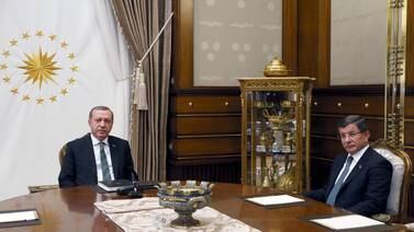 Fisuras entre Erdogan y Davutoglu empiezan a aflorar en Turquía