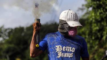 Ante represión del Gobierno de Daniel Ortega, nicaragüenses fabrican sus propios morteros