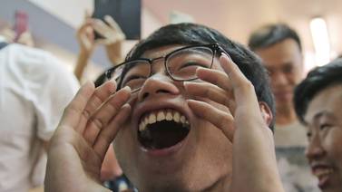 Posición prodemocrática se fortalece en Hong Kong y golpea a China
