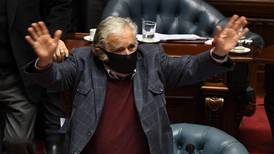Expresidente uruguayo José Mujica renuncia al Senado y se retira de la política
