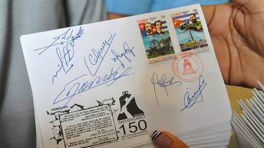 Cuba emite sello postal con imagen de Fidel a dos años de su muerte