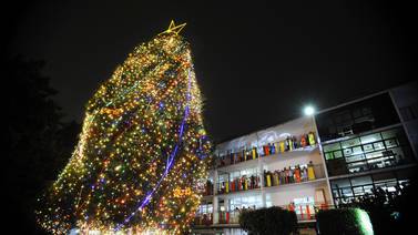Luz de la Navidad brilla en el Hospital Nacional de Niños