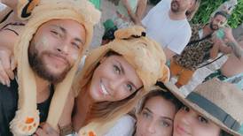 Modelo costarricense Catalina Freer celebra con Neymar en Brasil el fin de año