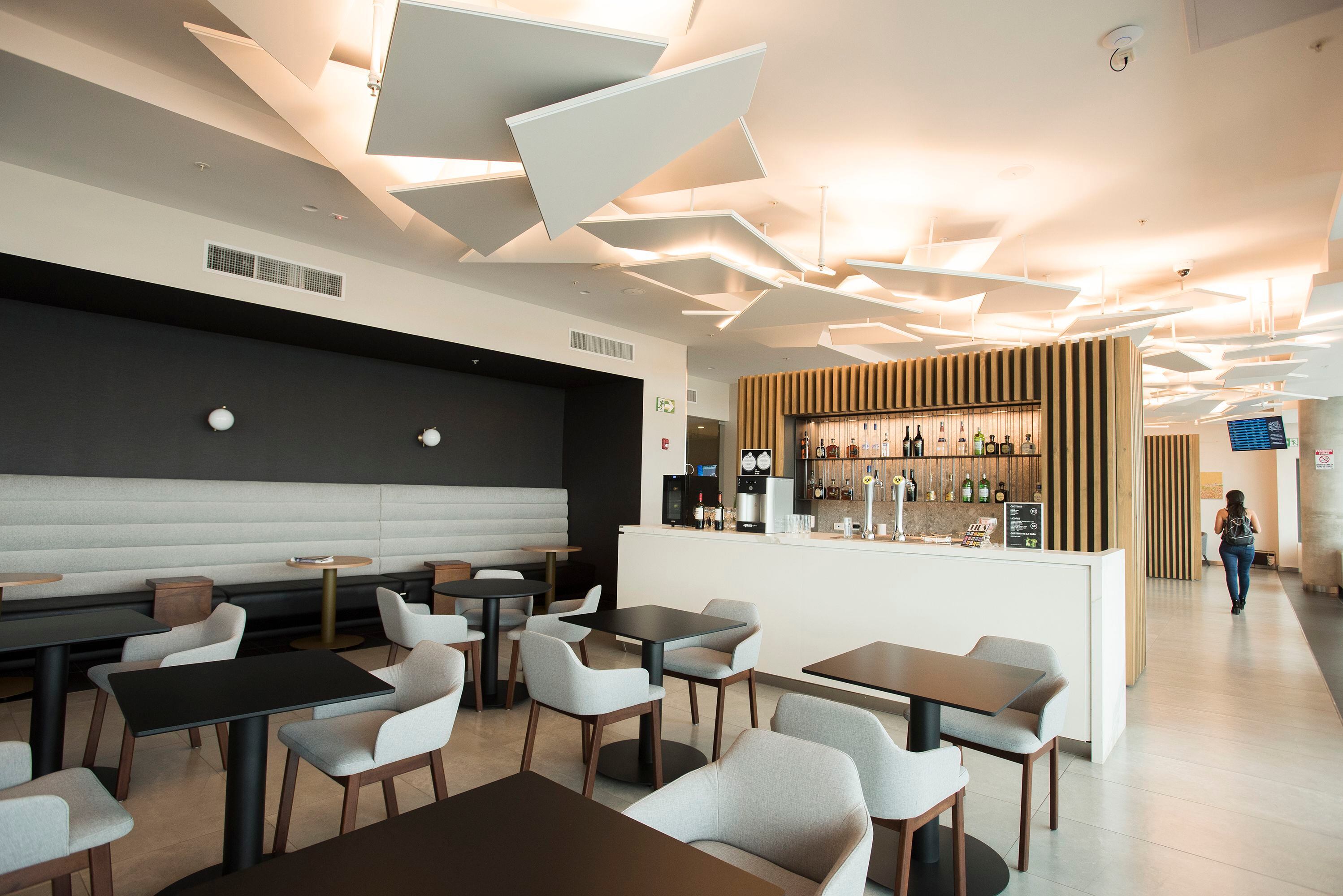 La sala Lounge BAC es una de las tres opciones VIP con las que cuenta el aeropuerto Juan Santamaría para sus pasajeros. 