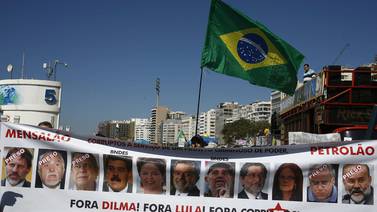 Brasileños demandan la salida de presidenta Dilma Rousseff
