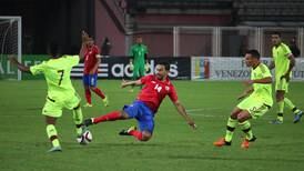 Defensa de Selección de Costa Rica se agiganta ante la adversidad 