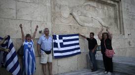 Criterios divididos entre  griegos ante las  duras exigencias de los acreedores