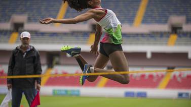 Nicoyana pasó de 'brincar la ranita' a ser campeona de saltos en Juegos Nacionales