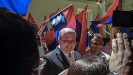 Rafael Ortiz exhibe apoyo de dos diputados y cinco exlegisladores del PUSC