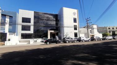 OIJ allana oficinas de CCSS, proveedores y casas de funcionarios por irregularidades en compra de mascarillas