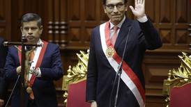 Presidente de Perú destituye a ministro de Justicia por polémica de audios