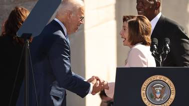 Nancy Pelosi afirma que planes de Joe Biden tendrán acuerdo en una semana