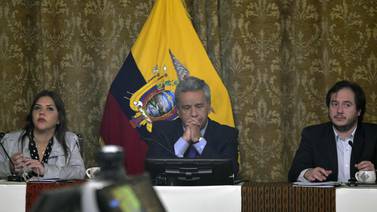Presidente de Ecuador confirma cese de vicepresidente, condenado por corrupción