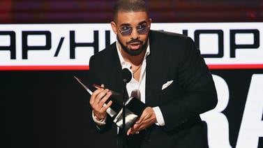 Drake dice que los Grammy lo encasillan como artista negro
